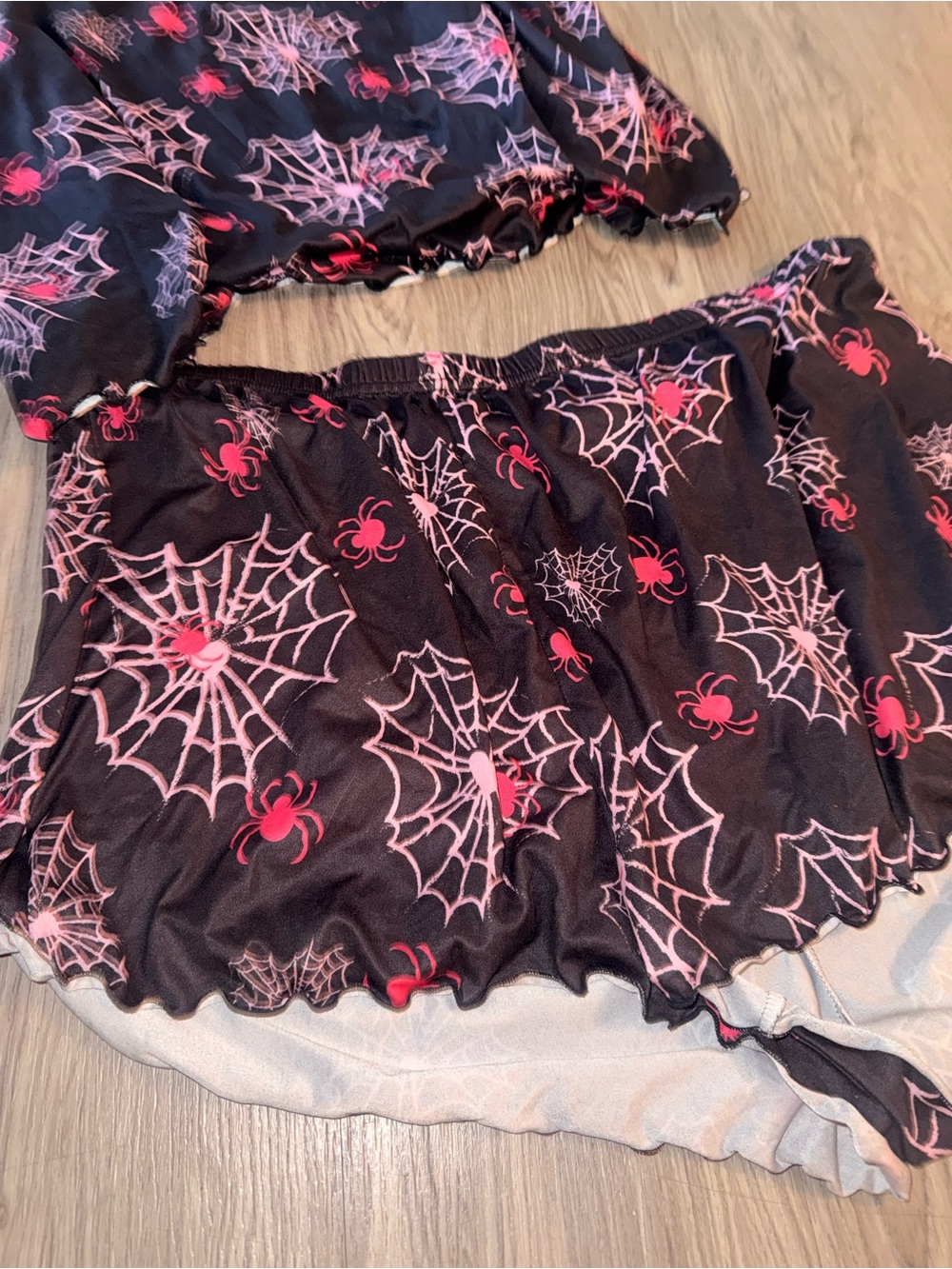 Black & Pink Spider Web Print Sleep Shorts Set - Picture 2 of 3